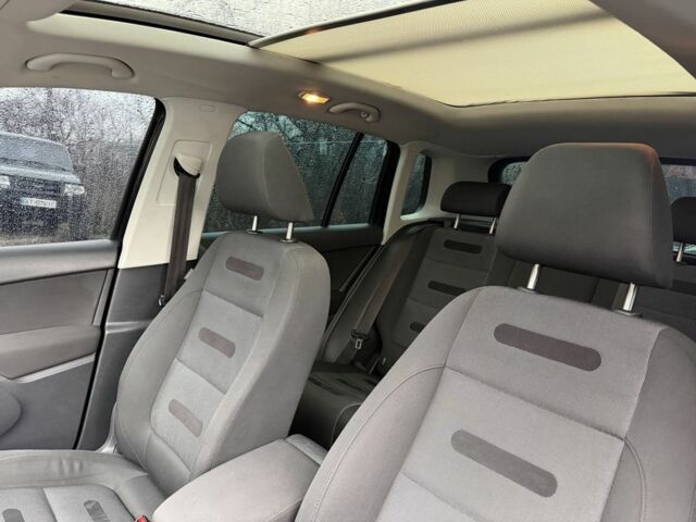 Черный Фольксваген Тигуан, объемом двигателя 2 л и пробегом 269 тыс. км за 10300 $, фото 6 на Automoto.ua