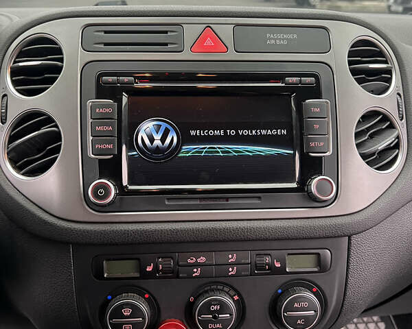 Черный Фольксваген Тигуан, объемом двигателя 1.98 л и пробегом 245 тыс. км за 9400 $, фото 28 на Automoto.ua