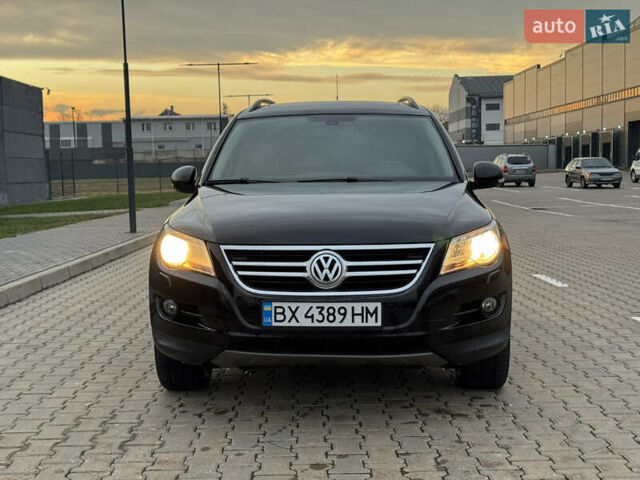 Чорний Фольксваген Тігуан, об'ємом двигуна 2 л та пробігом 290 тис. км за 10200 $, фото 6 на Automoto.ua