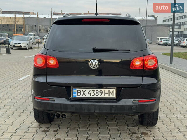 Чорний Фольксваген Тігуан, об'ємом двигуна 2 л та пробігом 290 тис. км за 10200 $, фото 15 на Automoto.ua