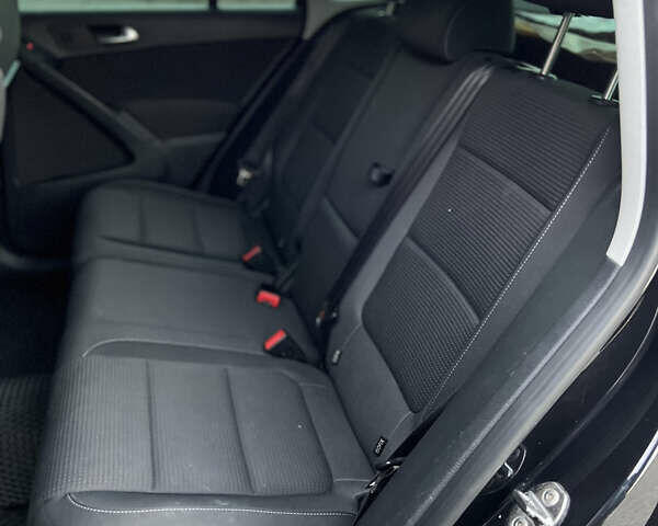 Черный Фольксваген Тигуан, объемом двигателя 1.97 л и пробегом 265 тыс. км за 12300 $, фото 27 на Automoto.ua