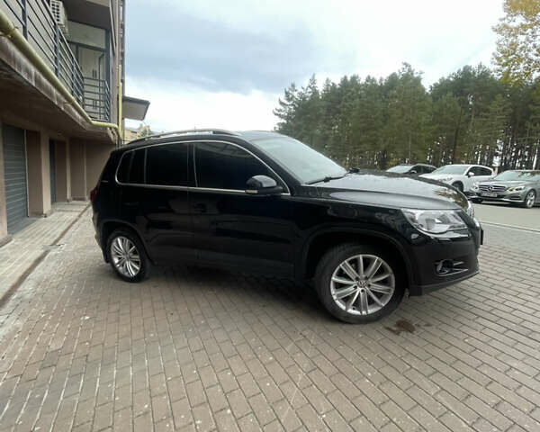 Черный Фольксваген Тигуан, объемом двигателя 2 л и пробегом 317 тыс. км за 10900 $, фото 5 на Automoto.ua