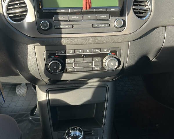 Чорний Фольксваген Тігуан, об'ємом двигуна 2 л та пробігом 170 тис. км за 13900 $, фото 18 на Automoto.ua