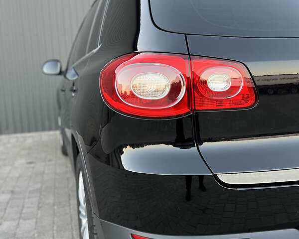 Черный Фольксваген Тигуан, объемом двигателя 1.97 л и пробегом 265 тыс. км за 12300 $, фото 9 на Automoto.ua