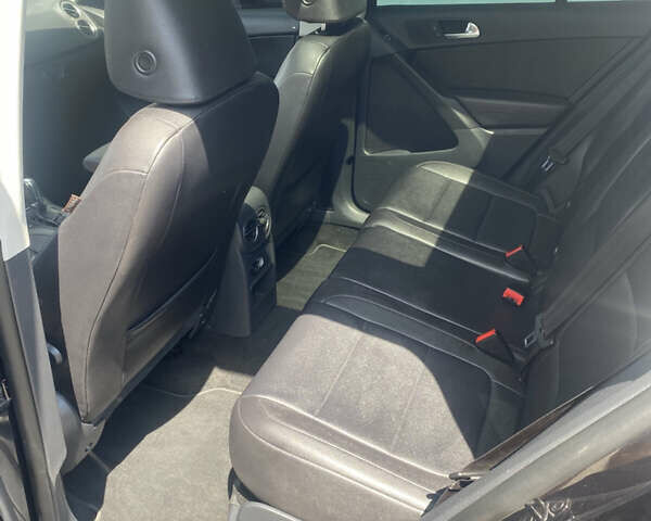 Черный Фольксваген Тигуан, объемом двигателя 2 л и пробегом 158 тыс. км за 10800 $, фото 19 на Automoto.ua