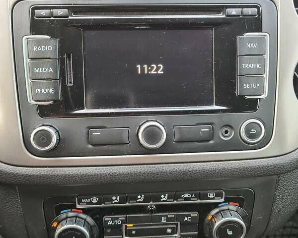 Черный Фольксваген Тигуан, объемом двигателя 2 л и пробегом 252 тыс. км за 14700 $, фото 9 на Automoto.ua