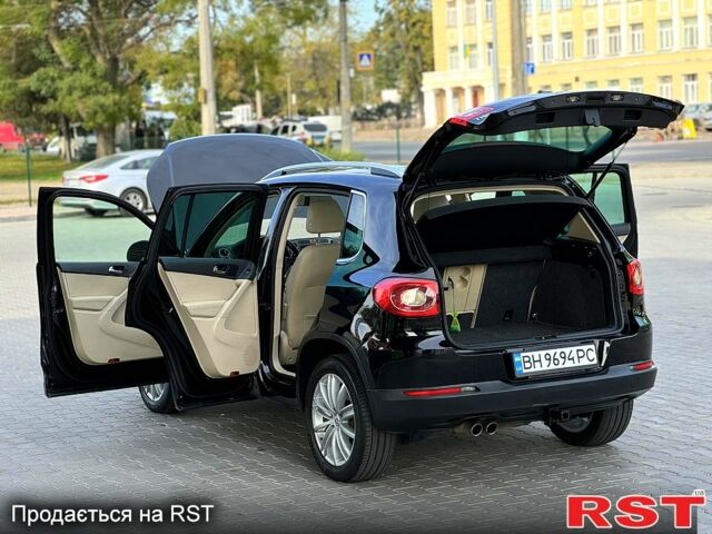 Черный Фольксваген Тигуан, объемом двигателя 2 л и пробегом 283 тыс. км за 9500 $, фото 6 на Automoto.ua