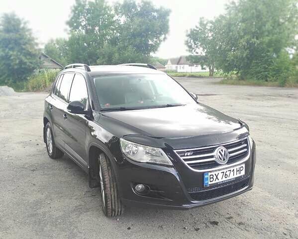 Черный Фольксваген Тигуан, объемом двигателя 2 л и пробегом 269 тыс. км за 12300 $, фото 2 на Automoto.ua
