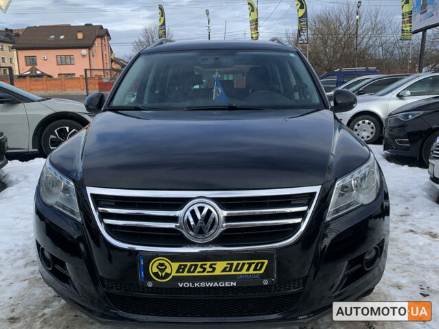 Черный Фольксваген Тигуан, объемом двигателя 2 л и пробегом 253 тыс. км за 10500 $, фото 1 на Automoto.ua