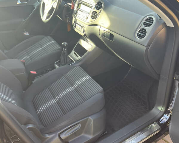 Чорний Фольксваген Тігуан, об'ємом двигуна 2 л та пробігом 170 тис. км за 13900 $, фото 10 на Automoto.ua