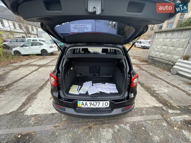 Чорний Фольксваген Тігуан, об'ємом двигуна 2 л та пробігом 157 тис. км за 9300 $, фото 20 на Automoto.ua
