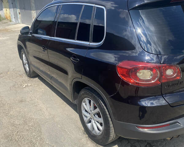 Черный Фольксваген Тигуан, объемом двигателя 2 л и пробегом 158 тыс. км за 10800 $, фото 5 на Automoto.ua