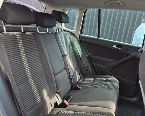 Чорний Фольксваген Тігуан, об'ємом двигуна 2 л та пробігом 218 тис. км за 9300 $, фото 16 на Automoto.ua