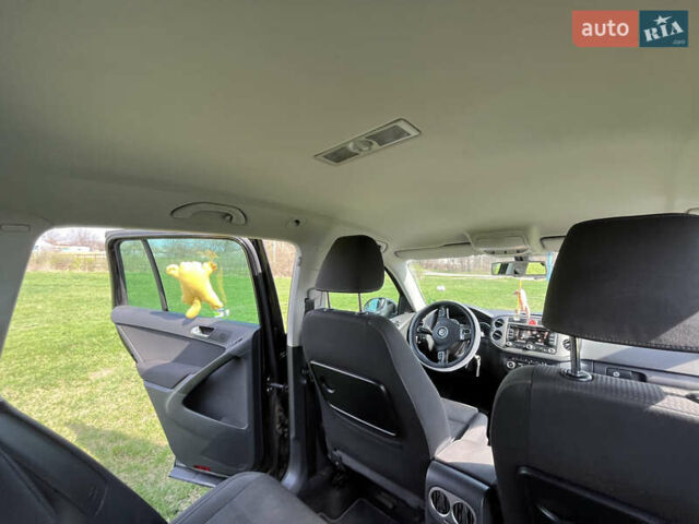 Чорний Фольксваген Тігуан, об'ємом двигуна 2 л та пробігом 260 тис. км за 13000 $, фото 11 на Automoto.ua