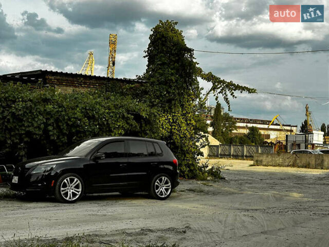Черный Фольксваген Тигуан, объемом двигателя 2 л и пробегом 225 тыс. км за 9400 $, фото 3 на Automoto.ua