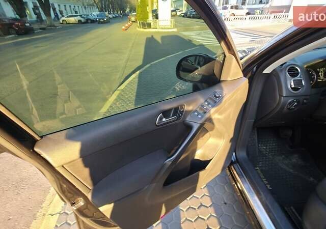 Чорний Фольксваген Тігуан, об'ємом двигуна 1.97 л та пробігом 148 тис. км за 13500 $, фото 11 на Automoto.ua