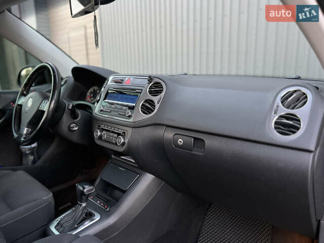 Черный Фольксваген Тигуан, объемом двигателя 1.97 л и пробегом 265 тыс. км за 12300 $, фото 34 на Automoto.ua