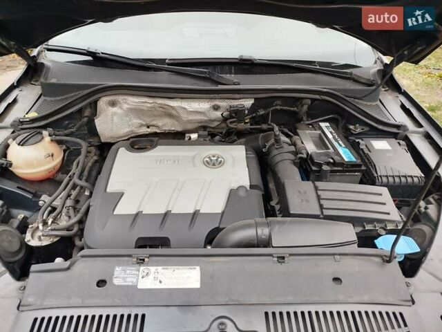 Чорний Фольксваген Тігуан, об'ємом двигуна 1.97 л та пробігом 272 тис. км за 11750 $, фото 2 на Automoto.ua