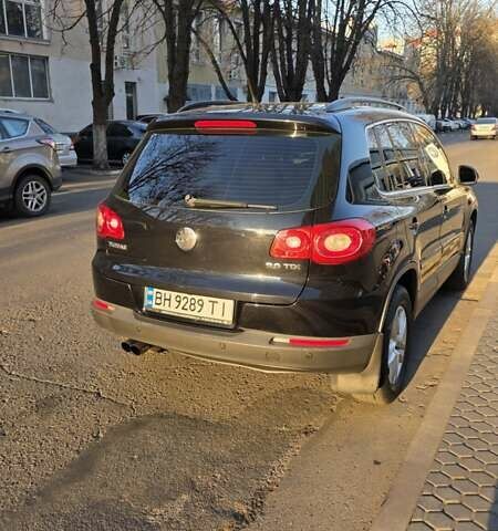 Чорний Фольксваген Тігуан, об'ємом двигуна 1.97 л та пробігом 148 тис. км за 13500 $, фото 4 на Automoto.ua