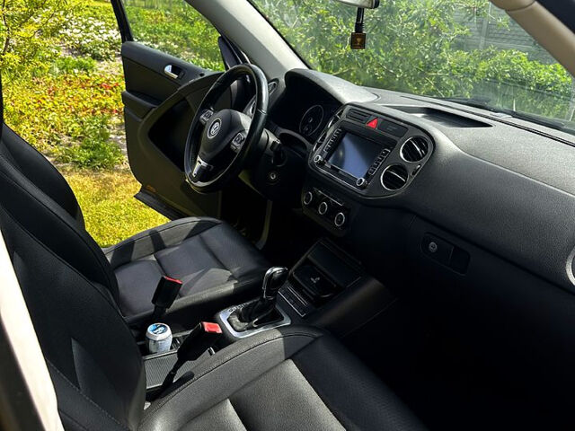 Чорний Фольксваген Тігуан, об'ємом двигуна 2 л та пробігом 309 тис. км за 8700 $, фото 5 на Automoto.ua