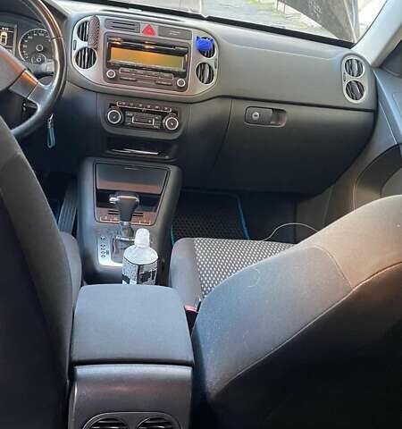 Черный Фольксваген Тигуан, объемом двигателя 2 л и пробегом 223 тыс. км за 10450 $, фото 8 на Automoto.ua