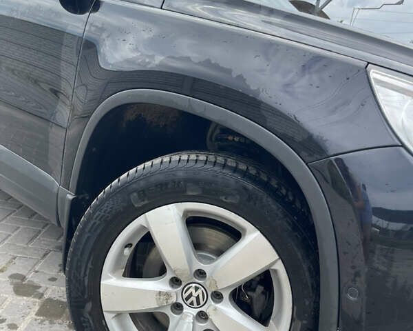 Черный Фольксваген Тигуан, объемом двигателя 1.97 л и пробегом 209 тыс. км за 12500 $, фото 6 на Automoto.ua