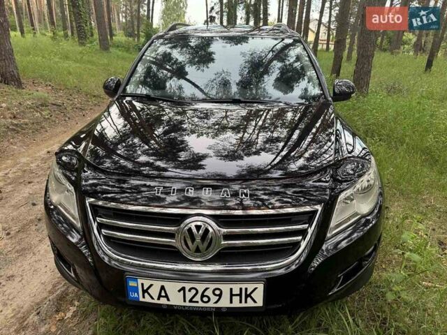 Черный Фольксваген Тигуан, объемом двигателя 1.97 л и пробегом 210 тыс. км за 11500 $, фото 2 на Automoto.ua
