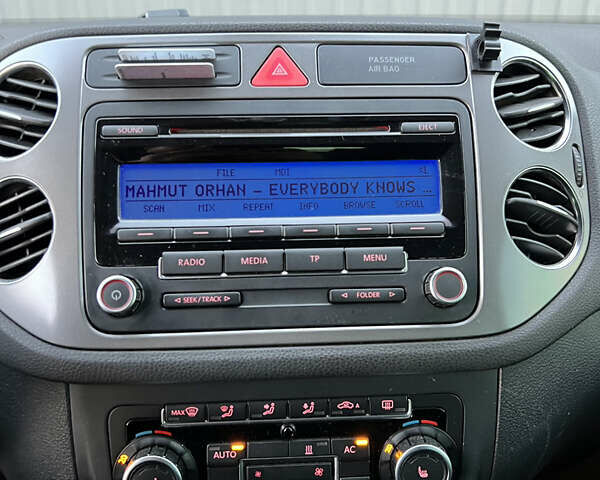 Черный Фольксваген Тигуан, объемом двигателя 1.97 л и пробегом 265 тыс. км за 12300 $, фото 20 на Automoto.ua