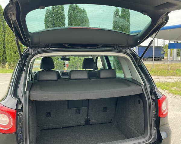 Черный Фольксваген Тигуан, объемом двигателя 1.97 л и пробегом 209 тыс. км за 12500 $, фото 8 на Automoto.ua