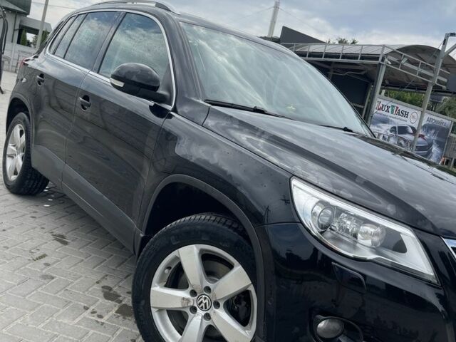 Черный Фольксваген Тигуан, объемом двигателя 2 л и пробегом 209 тыс. км за 12500 $, фото 3 на Automoto.ua