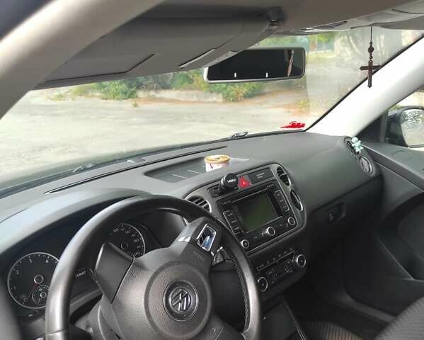 Черный Фольксваген Тигуан, объемом двигателя 2 л и пробегом 269 тыс. км за 12300 $, фото 5 на Automoto.ua