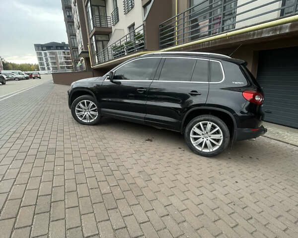 Черный Фольксваген Тигуан, объемом двигателя 2 л и пробегом 317 тыс. км за 10900 $, фото 20 на Automoto.ua