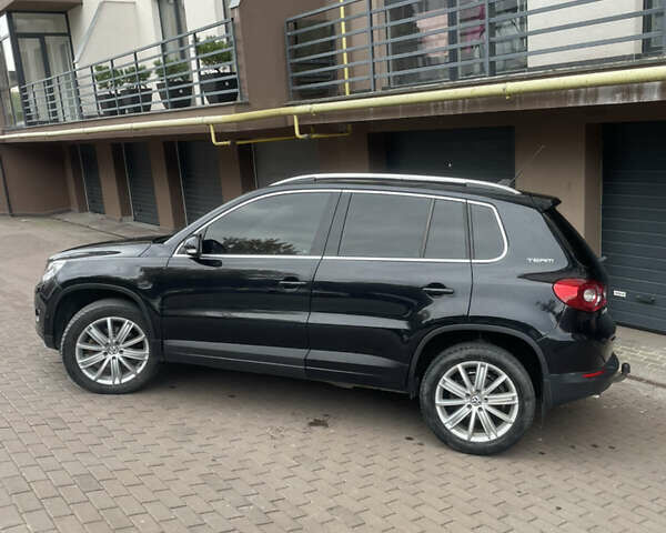 Черный Фольксваген Тигуан, объемом двигателя 2 л и пробегом 317 тыс. км за 10900 $, фото 19 на Automoto.ua