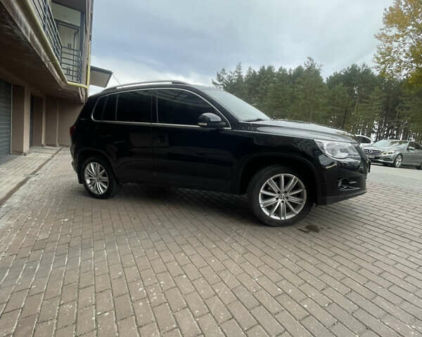 Черный Фольксваген Тигуан, объемом двигателя 2 л и пробегом 317 тыс. км за 10900 $, фото 3 на Automoto.ua