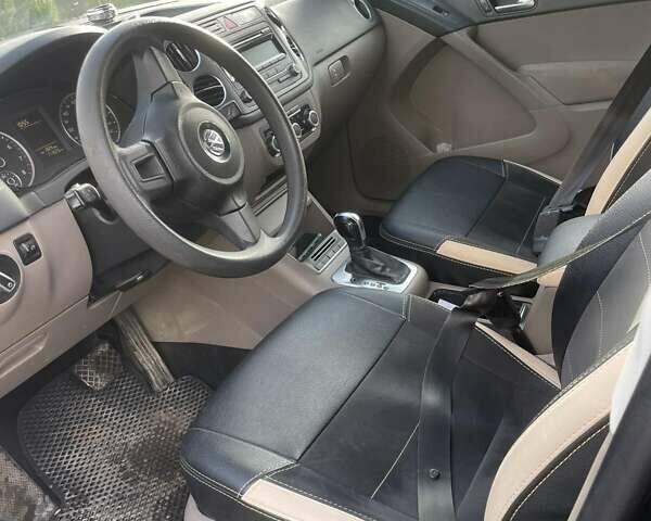 Черный Фольксваген Тигуан, объемом двигателя 2 л и пробегом 180 тыс. км за 8200 $, фото 6 на Automoto.ua