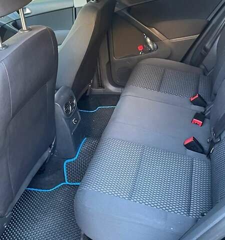 Черный Фольксваген Тигуан, объемом двигателя 2 л и пробегом 223 тыс. км за 10450 $, фото 4 на Automoto.ua