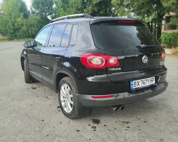 Черный Фольксваген Тигуан, объемом двигателя 2 л и пробегом 269 тыс. км за 12300 $, фото 7 на Automoto.ua