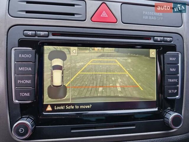 Черный Фольксваген Тигуан, объемом двигателя 2 л и пробегом 195 тыс. км за 13650 $, фото 26 на Automoto.ua