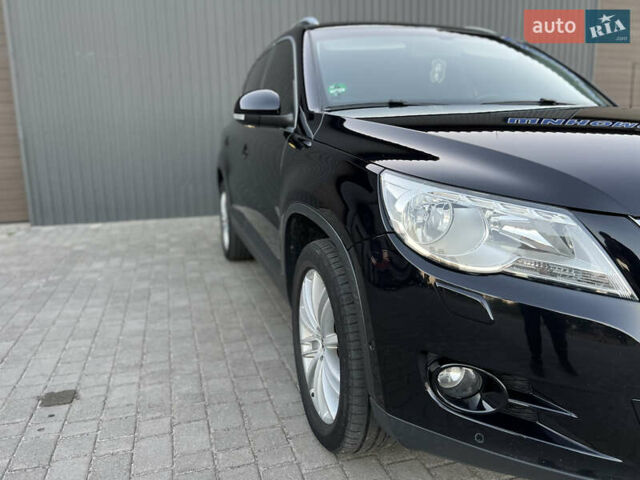 Черный Фольксваген Тигуан, объемом двигателя 1.97 л и пробегом 265 тыс. км за 12300 $, фото 14 на Automoto.ua