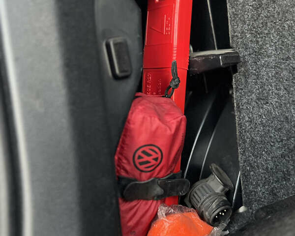 Черный Фольксваген Тигуан, объемом двигателя 1.97 л и пробегом 265 тыс. км за 12300 $, фото 29 на Automoto.ua