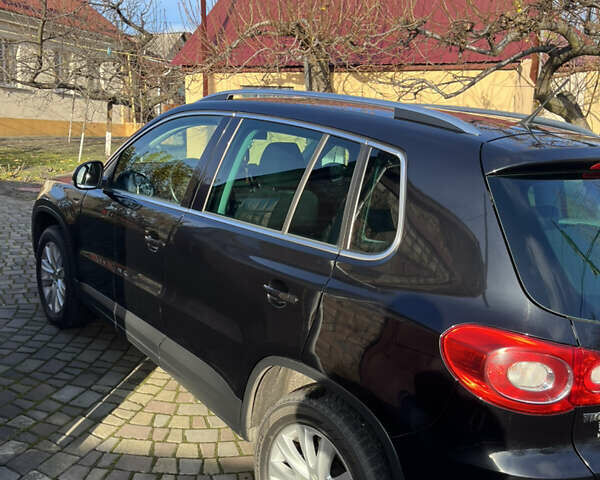 Чорний Фольксваген Тігуан, об'ємом двигуна 2 л та пробігом 170 тис. км за 13900 $, фото 3 на Automoto.ua