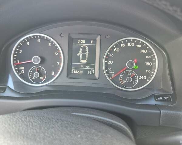 Чорний Фольксваген Тігуан, об'ємом двигуна 2 л та пробігом 218 тис. км за 9300 $, фото 12 на Automoto.ua