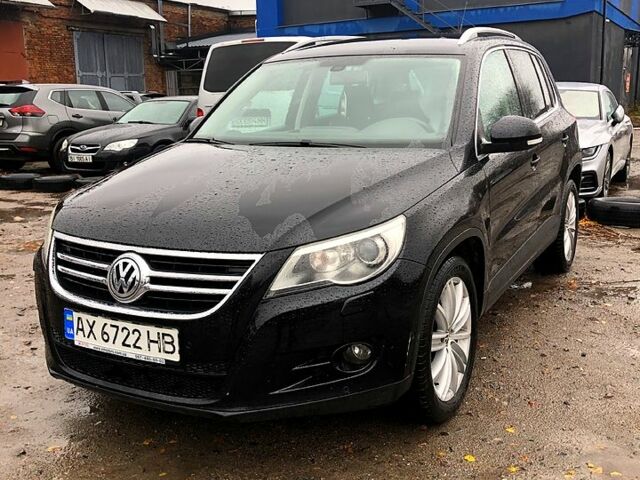Черный Фольксваген Тигуан, объемом двигателя 2 л и пробегом 212 тыс. км за 11000 $, фото 4 на Automoto.ua