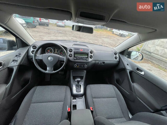 Чорний Фольксваген Тігуан, об'ємом двигуна 2 л та пробігом 157 тис. км за 9300 $, фото 19 на Automoto.ua