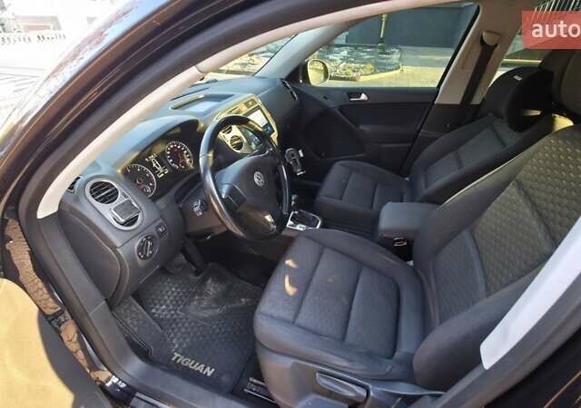 Чорний Фольксваген Тігуан, об'ємом двигуна 1.97 л та пробігом 148 тис. км за 13500 $, фото 10 на Automoto.ua