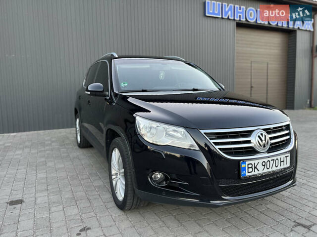 Черный Фольксваген Тигуан, объемом двигателя 1.97 л и пробегом 265 тыс. км за 12300 $, фото 13 на Automoto.ua