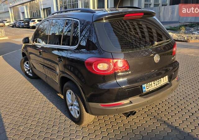 Чорний Фольксваген Тігуан, об'ємом двигуна 1.97 л та пробігом 148 тис. км за 13500 $, фото 3 на Automoto.ua