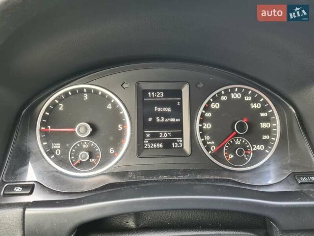 Черный Фольксваген Тигуан, объемом двигателя 2 л и пробегом 252 тыс. км за 14700 $, фото 7 на Automoto.ua
