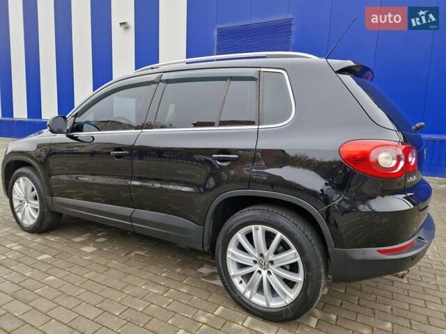 Черный Фольксваген Тигуан, объемом двигателя 2 л и пробегом 195 тыс. км за 13650 $, фото 6 на Automoto.ua