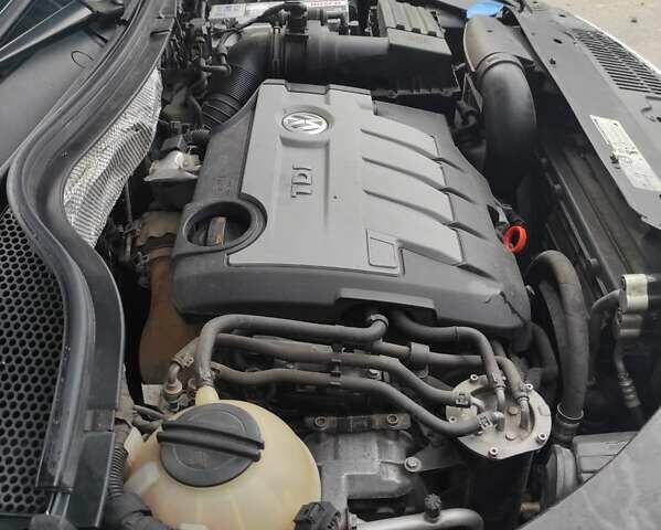 Черный Фольксваген Тигуан, объемом двигателя 2 л и пробегом 269 тыс. км за 12300 $, фото 18 на Automoto.ua